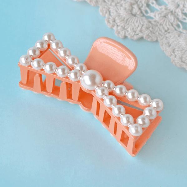 Maxi Acrylic Pearl Triangle Claw Clip